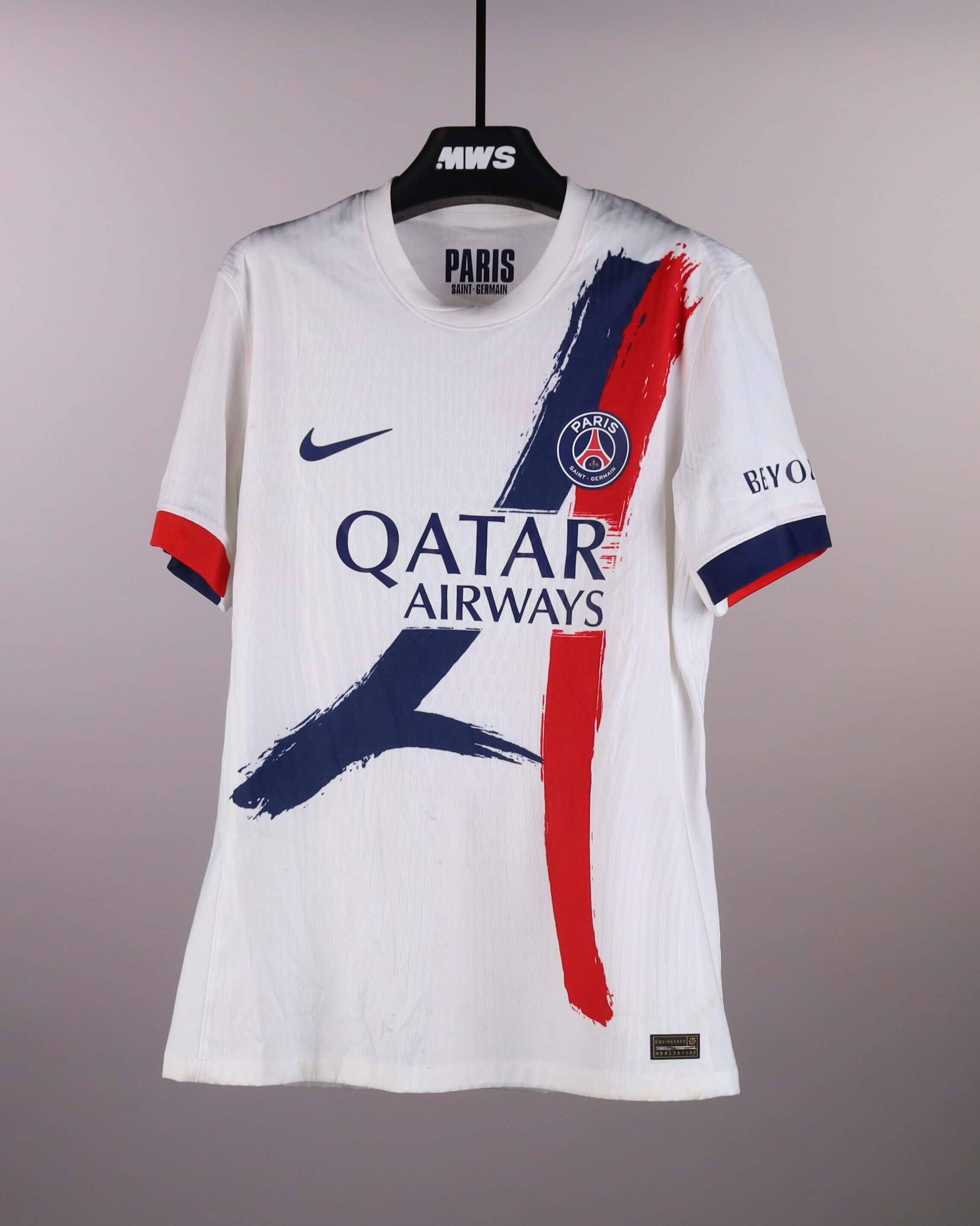 Bradley Barcola Paris Saint-Germain shirt