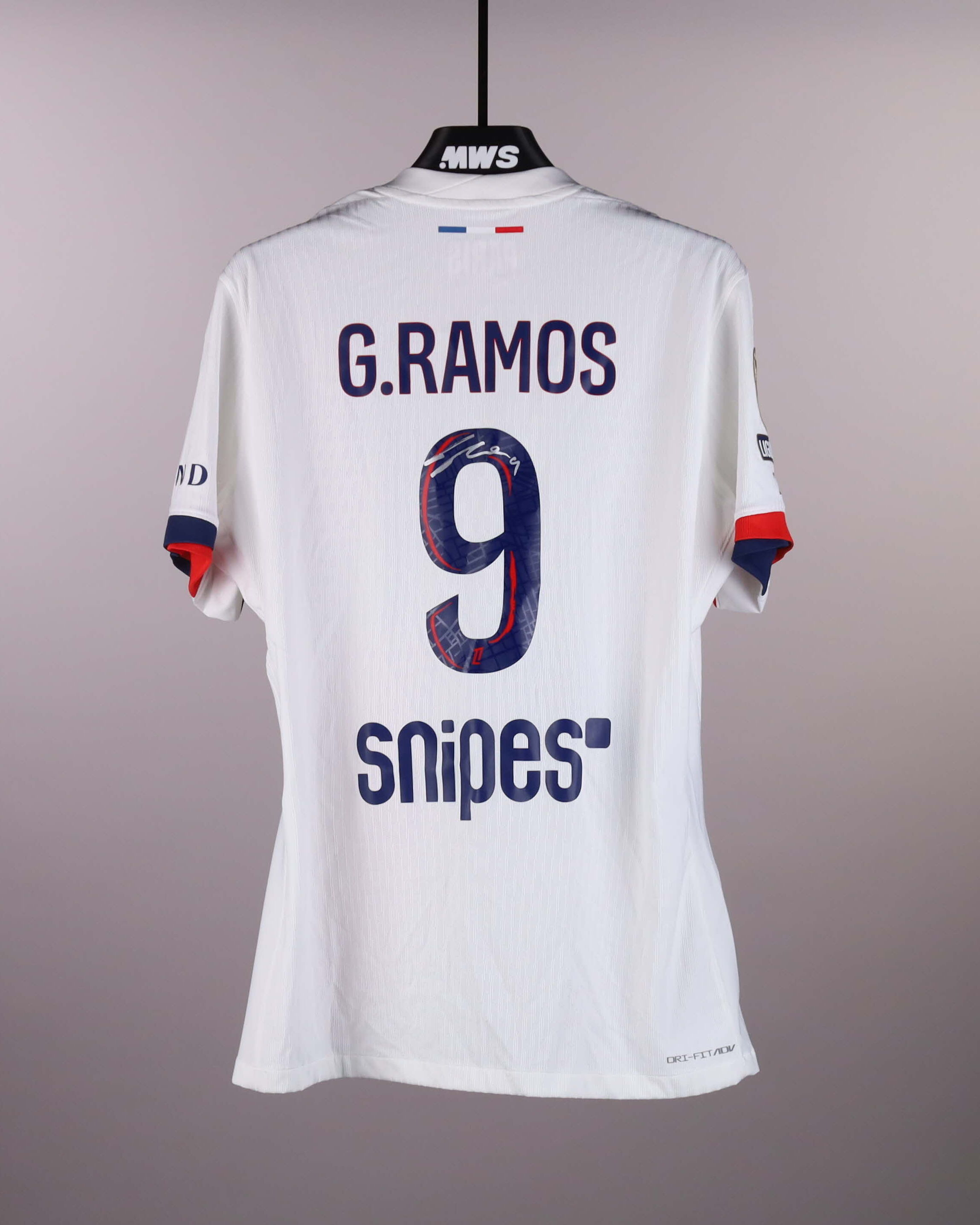 Gonçalo Ramos Paris Saint-Germain shirt