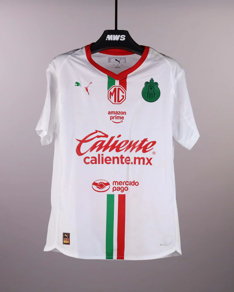 来自Chivas Guadalajara的Armando González Alba球衣