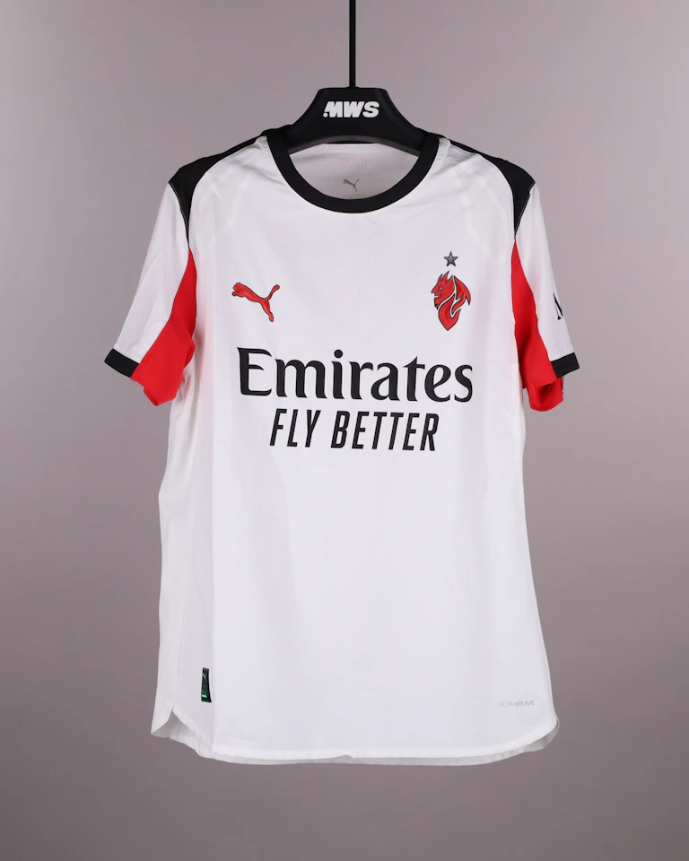 Fikayo Tomori AC Milan shirt