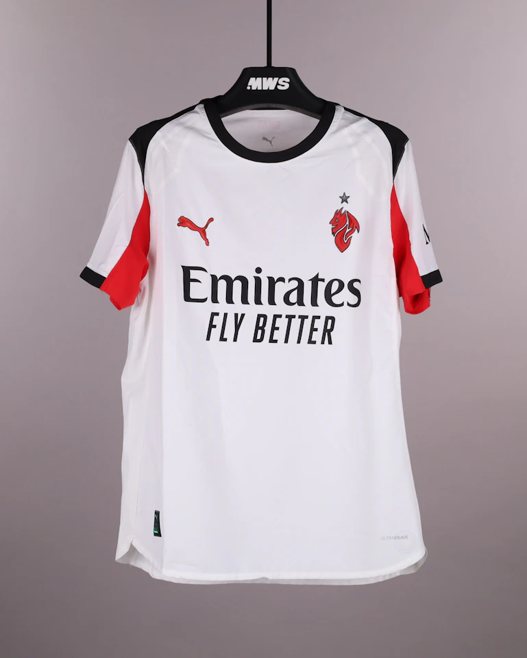 Fikayo Tomori AC Milan shirt