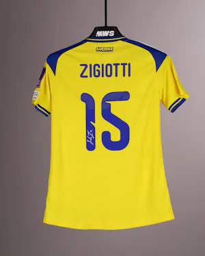 来自Sweden的Julia Zigiotti-Olme球衣