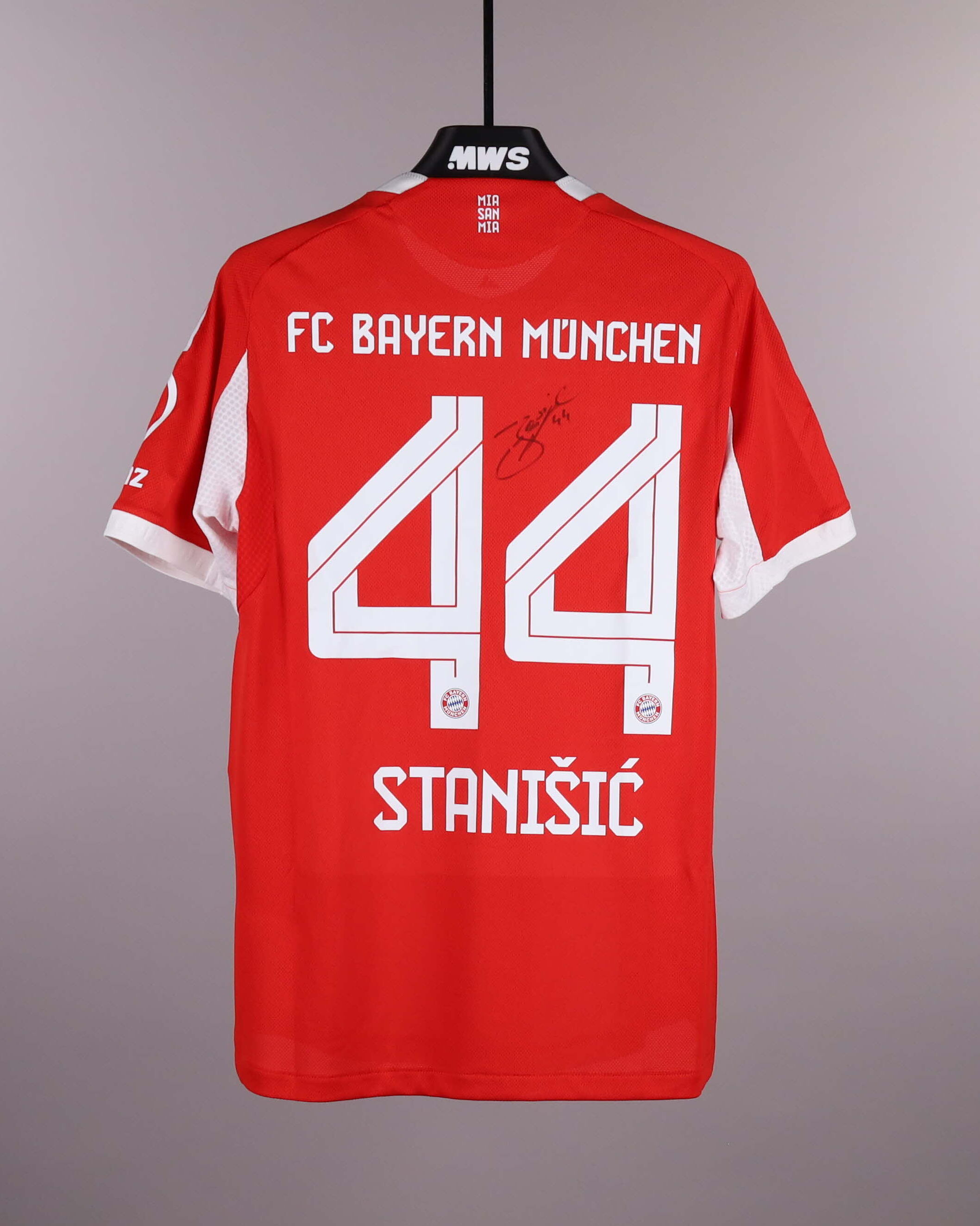 Josip Stanišić | Borussia Dortmund - FC Bayern München