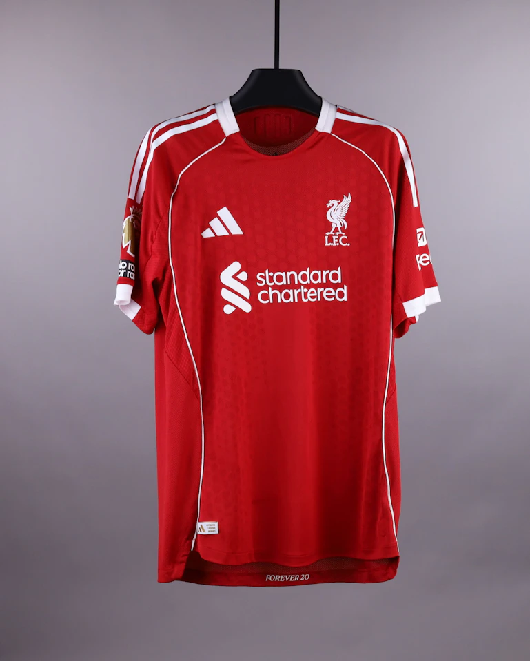 来自Liverpool的Ibrahima Konaté球衣