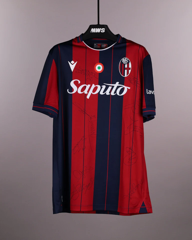Squad Signed Shirt - 4