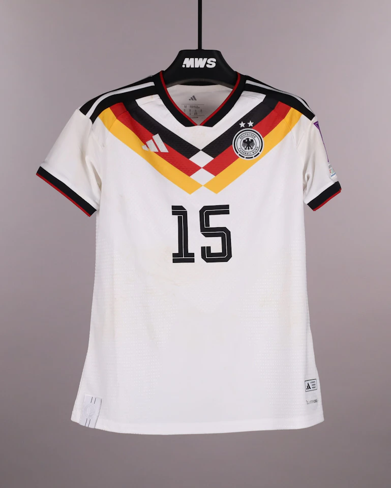 Larissa Mühlhaus Germany W shirt