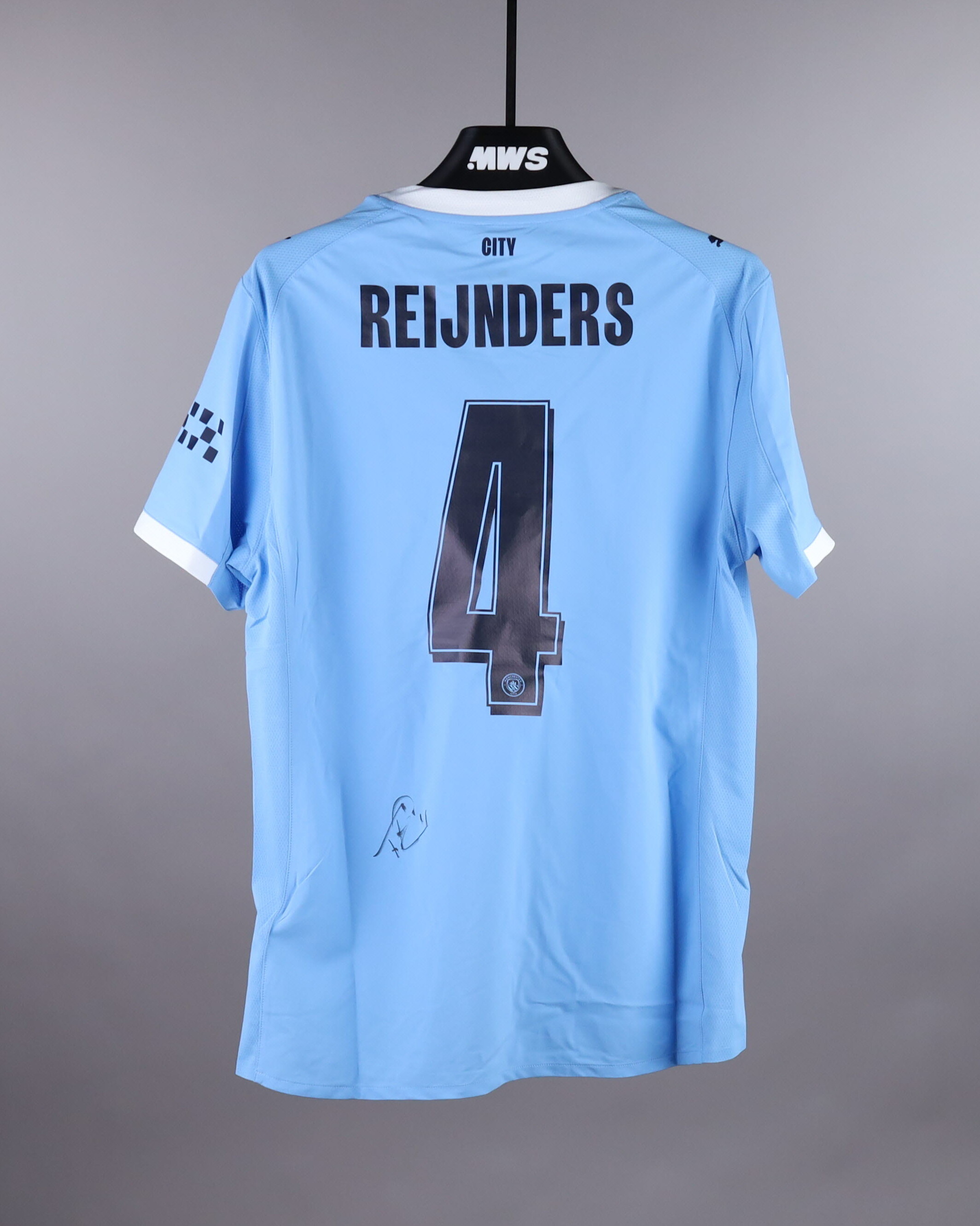 Tijjani Reijnders Manchester City shirt