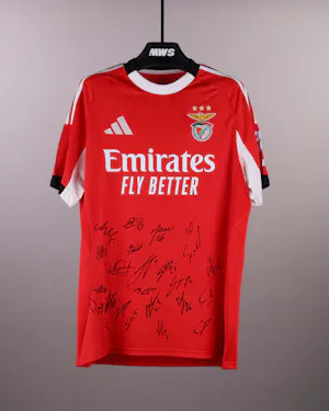 Squad Signed Shirt | SL Benfica