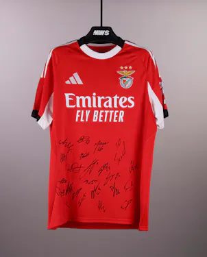 Squad Signed Shirt | SL Benfica
