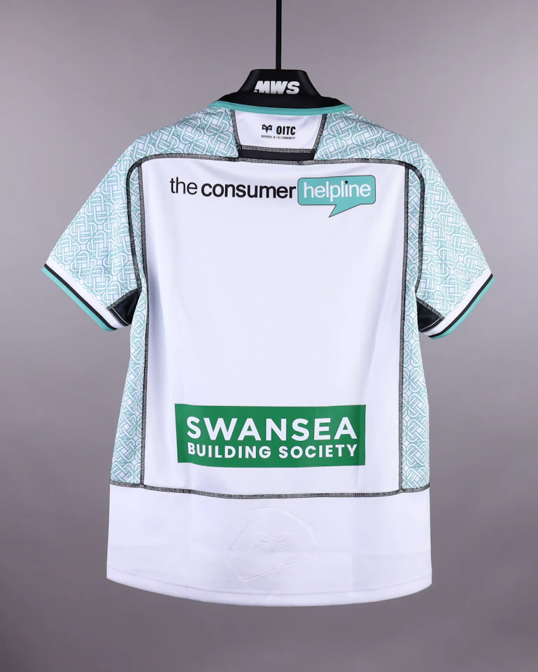 Squad Signed Shirt - 4
