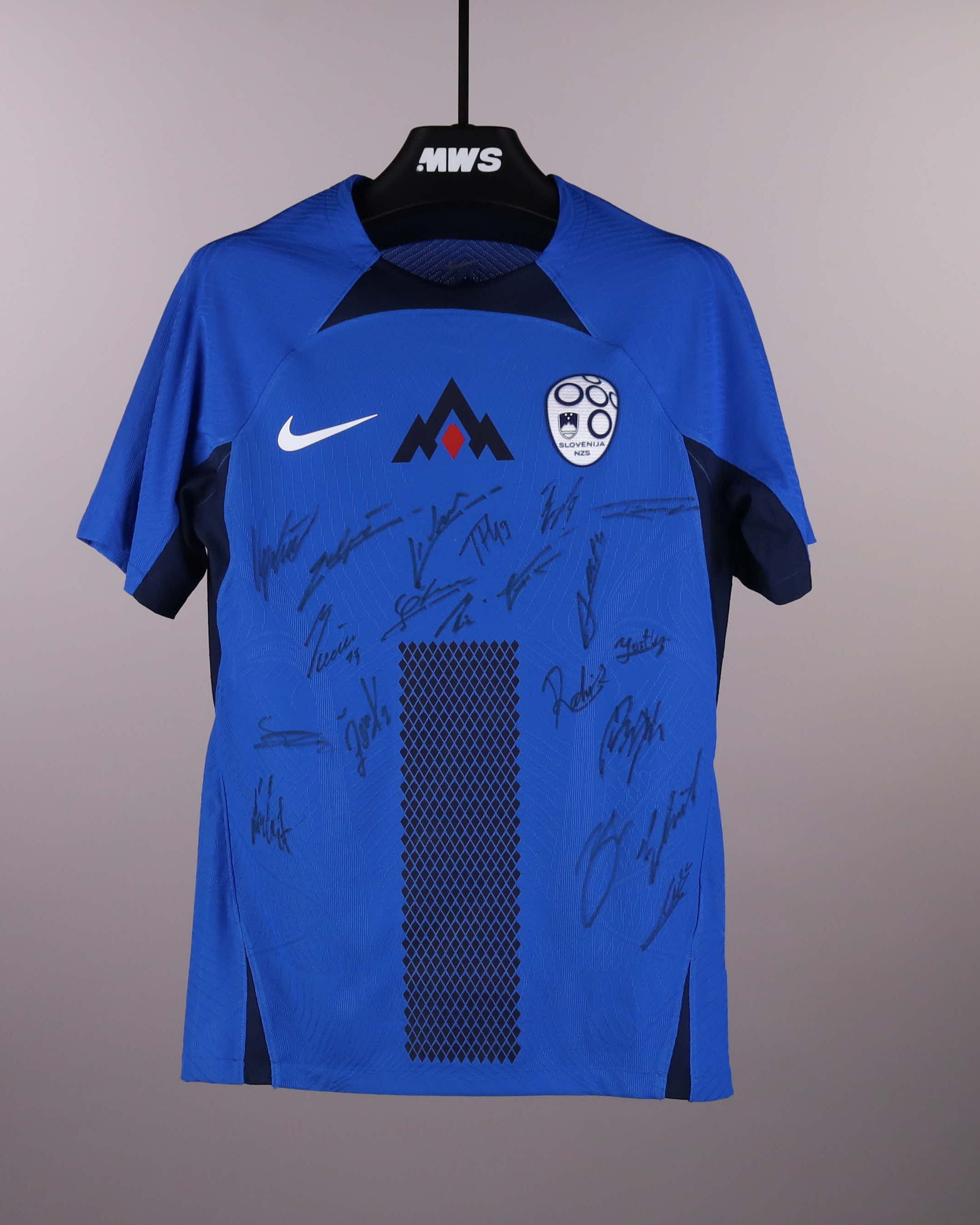 Squad Signed Shirt | MatchWornShirt