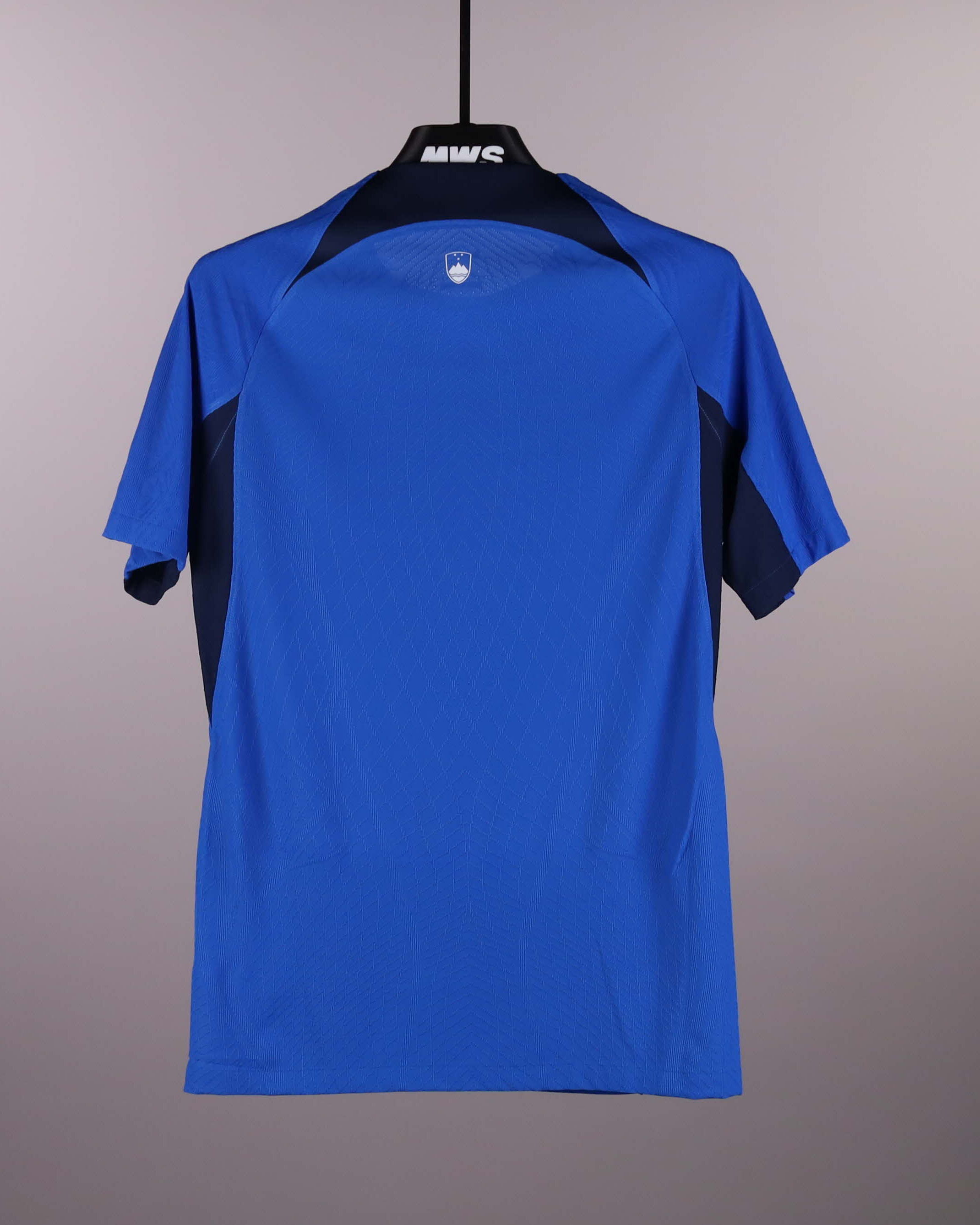 Squad Signed Shirt | MatchWornShirt