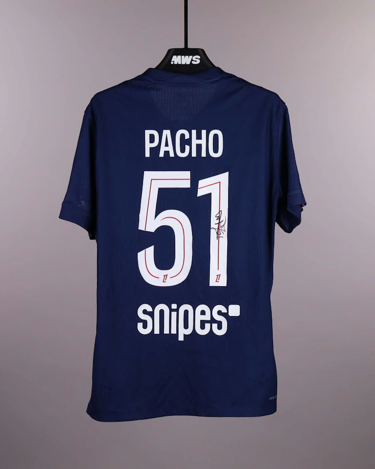 Willian Pacho Paris Saint-Germain shirt