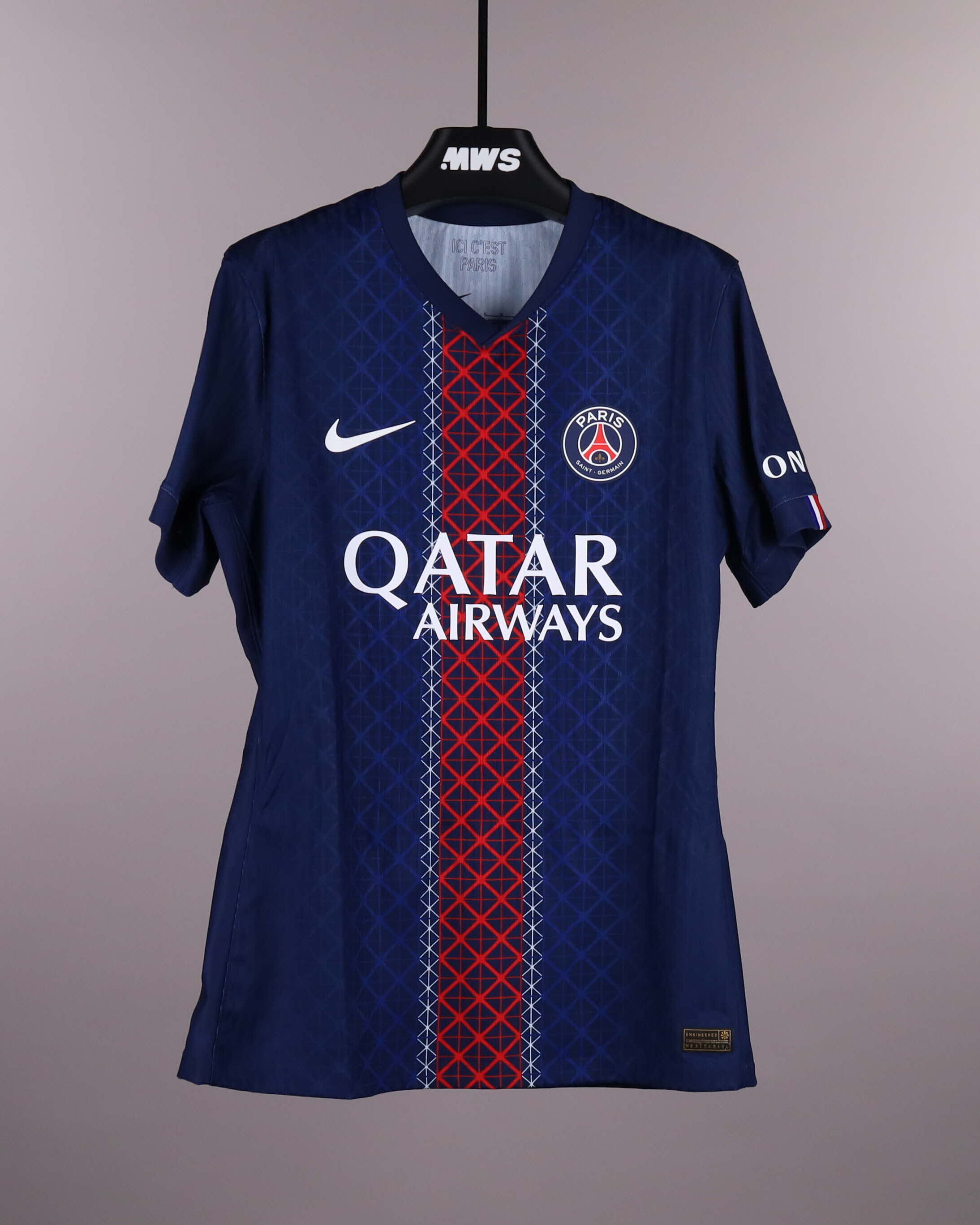 Bradley Barcola Paris Saint-Germain shirt
