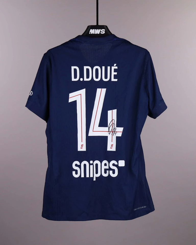 Désiré Doué Paris Saint-Germain shirt