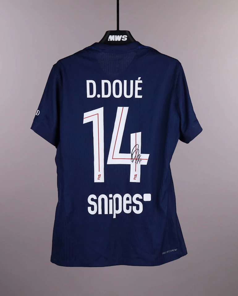 Désiré Doué Paris Saint-Germain shirt