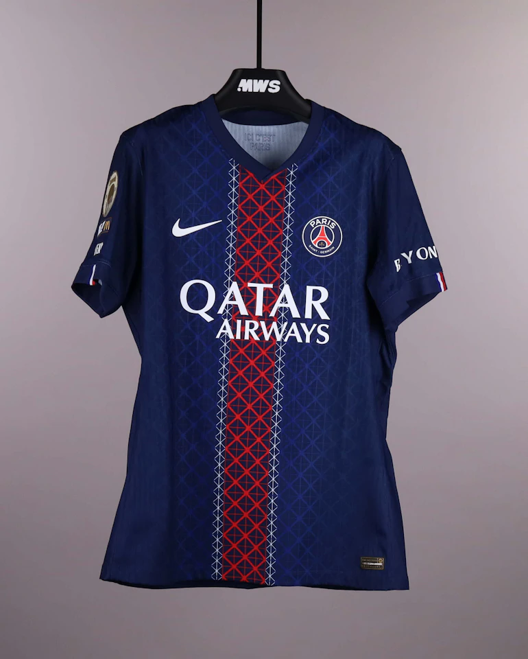 Désiré Doué Paris Saint-Germain shirt