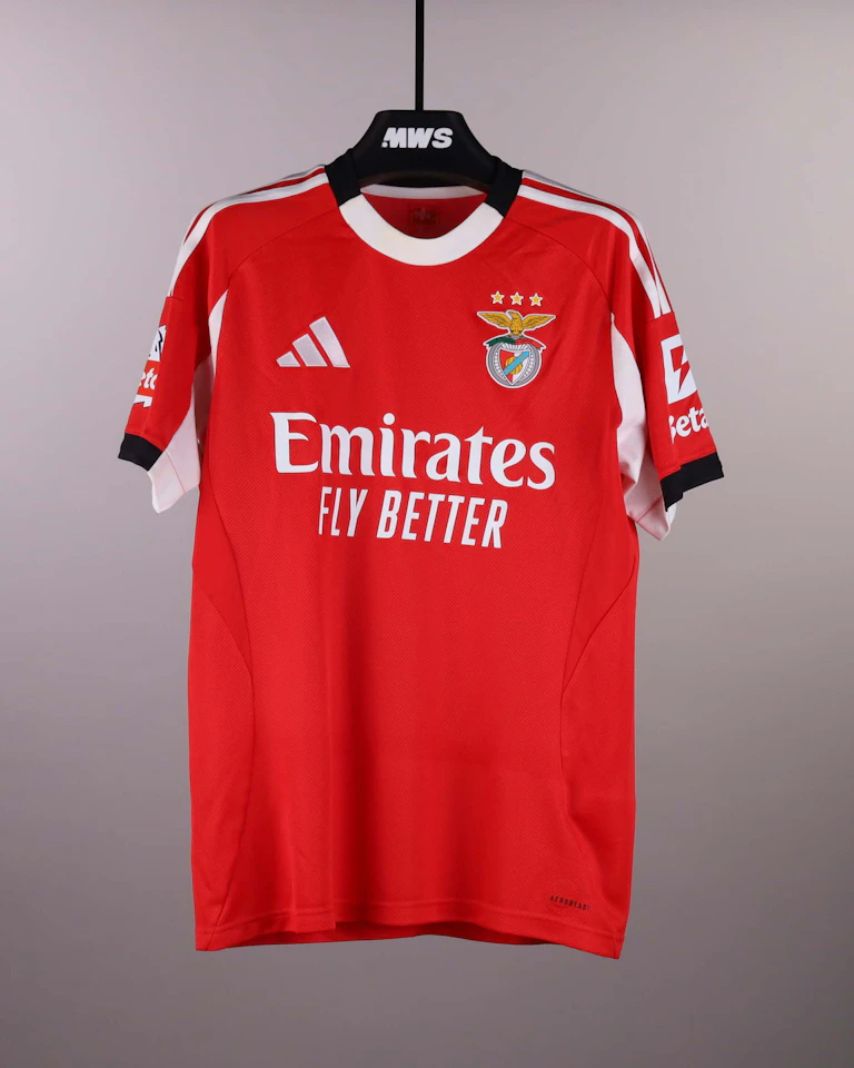 来自SL Benfica的Amar Dedić球衣