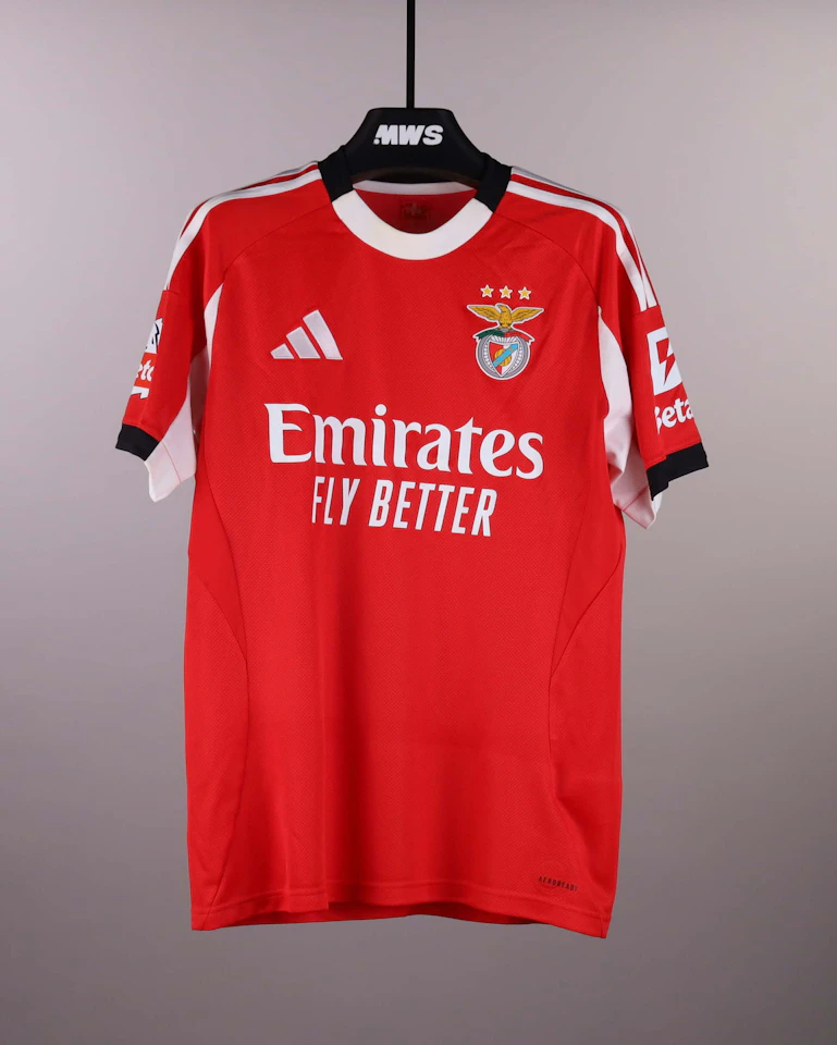 来自SL Benfica的Amar Dedić球衣