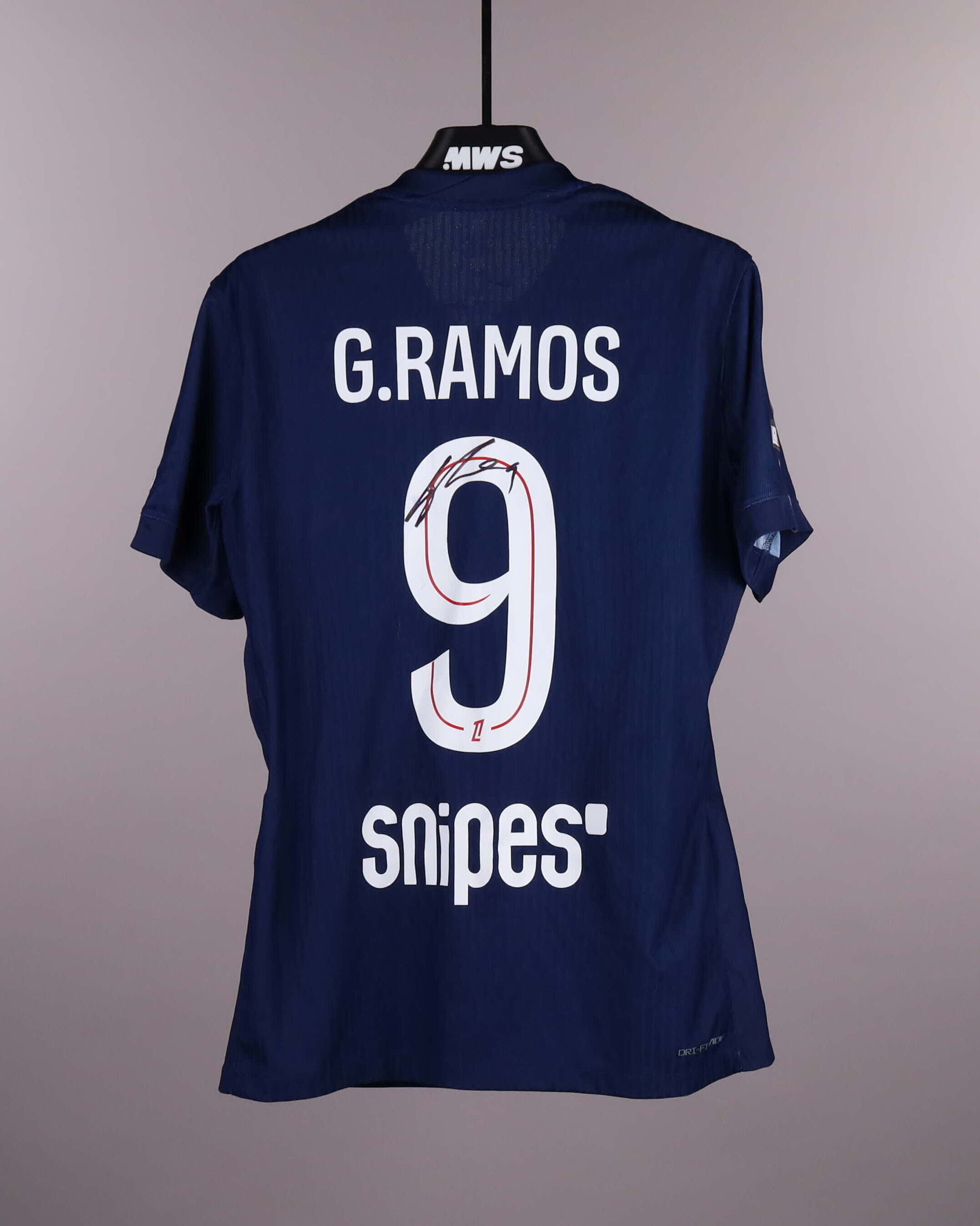 Gonçalo Ramos Paris Saint-Germain shirt