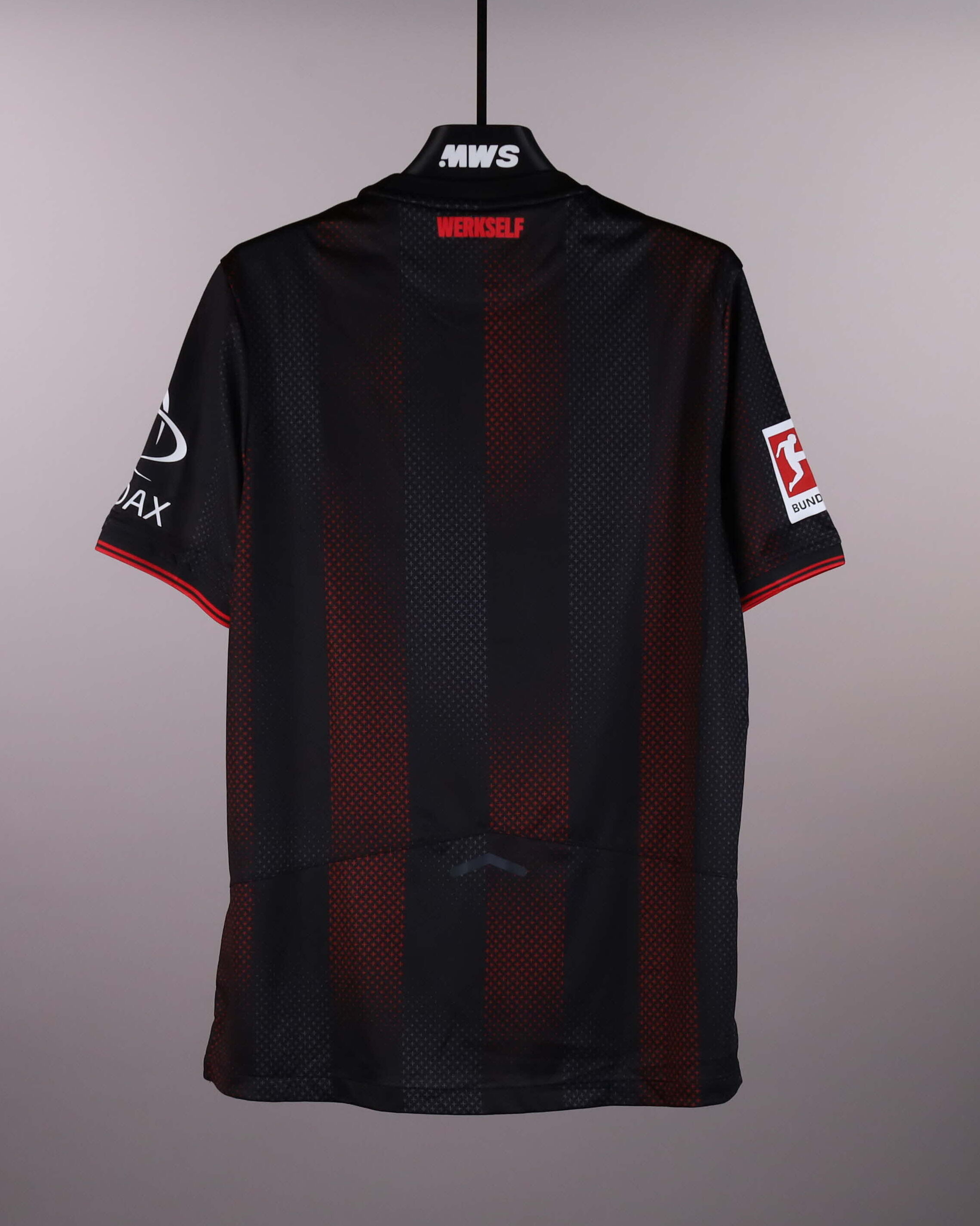 Squad Signed Shirt | Bayer Leverkusen | MatchWornShirt