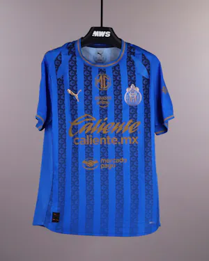 来自Chivas Guadalajara的Armando González Alba球衣
