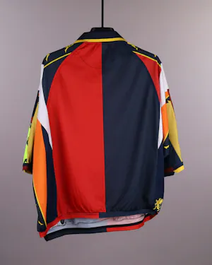 La maglia dei 119 anni del Genoa per il Trofeo Spagnolo