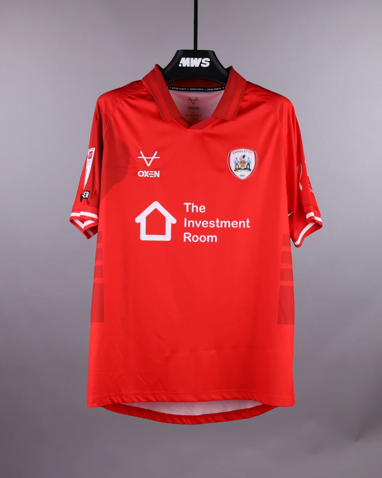 来自Barnsley的Nathanael Ogbeta球衣