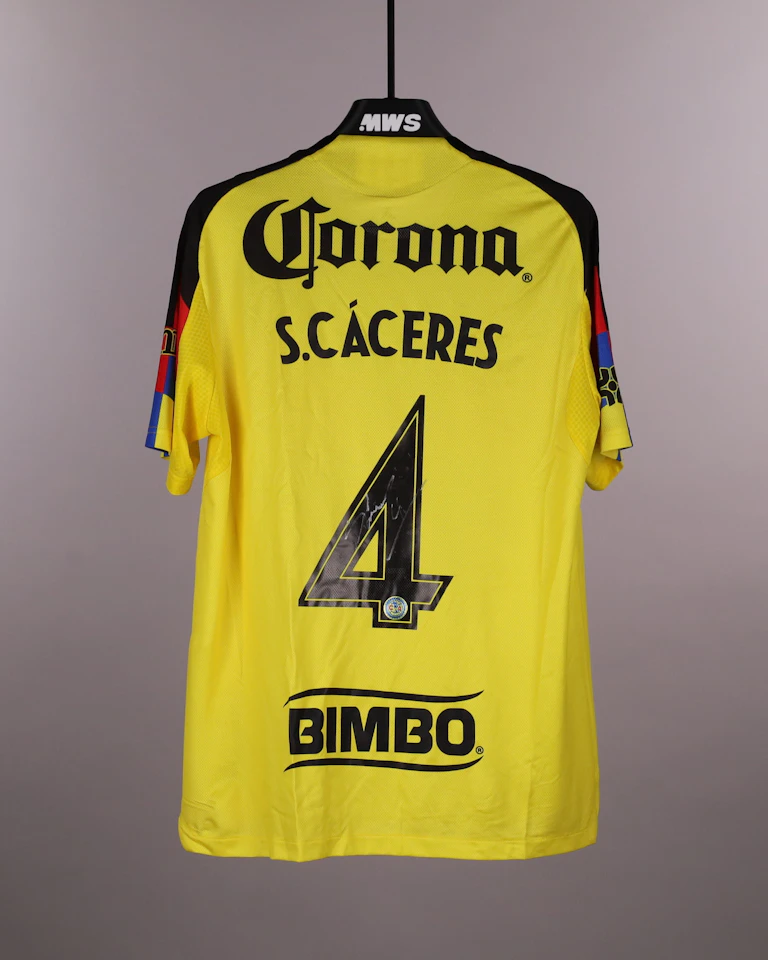 来自Club América的Sebastián Cáceres球衣