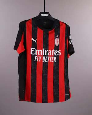 Rafael Leão AC Milan camisa.