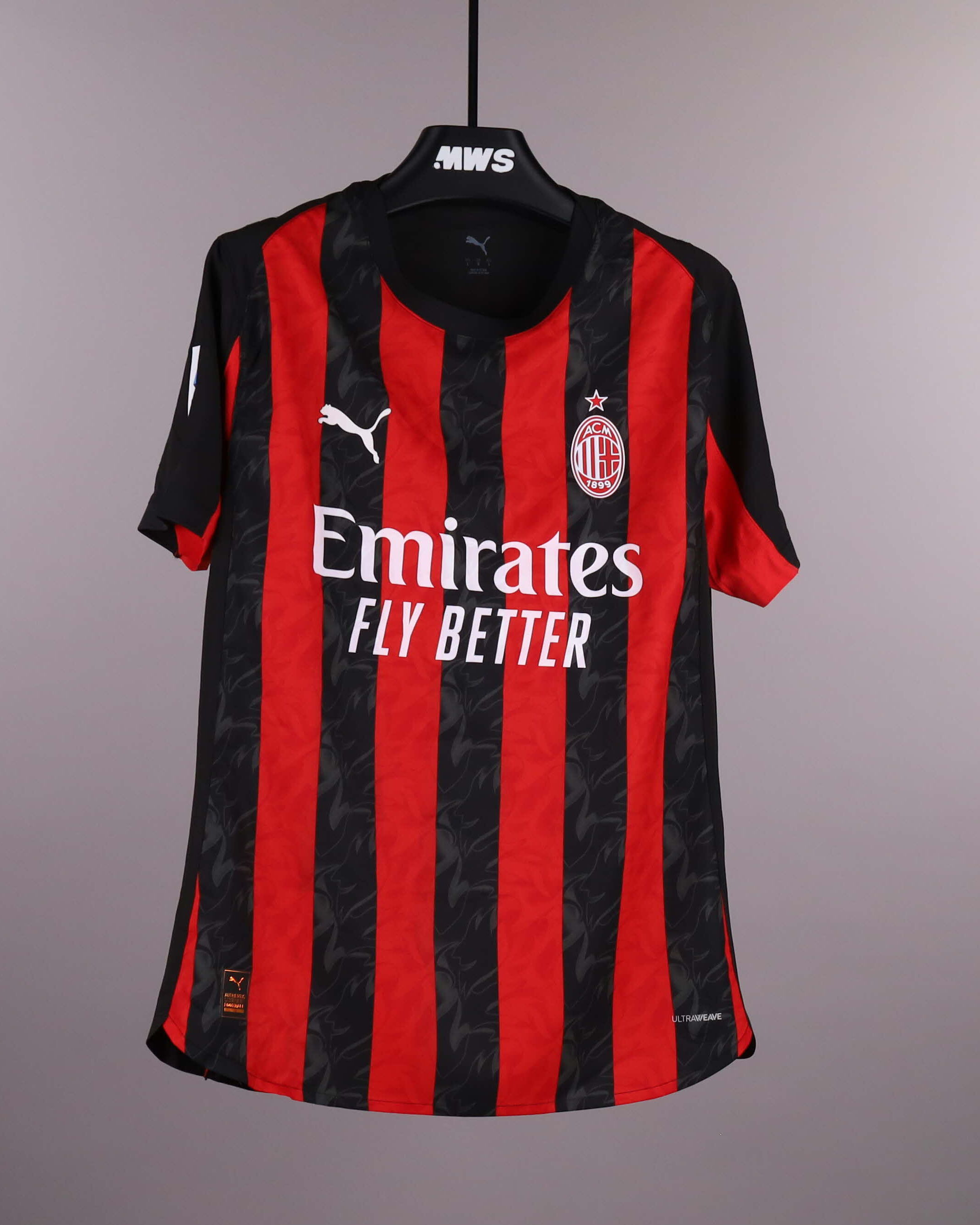 Fikayo Tomori AC Milan shirt
