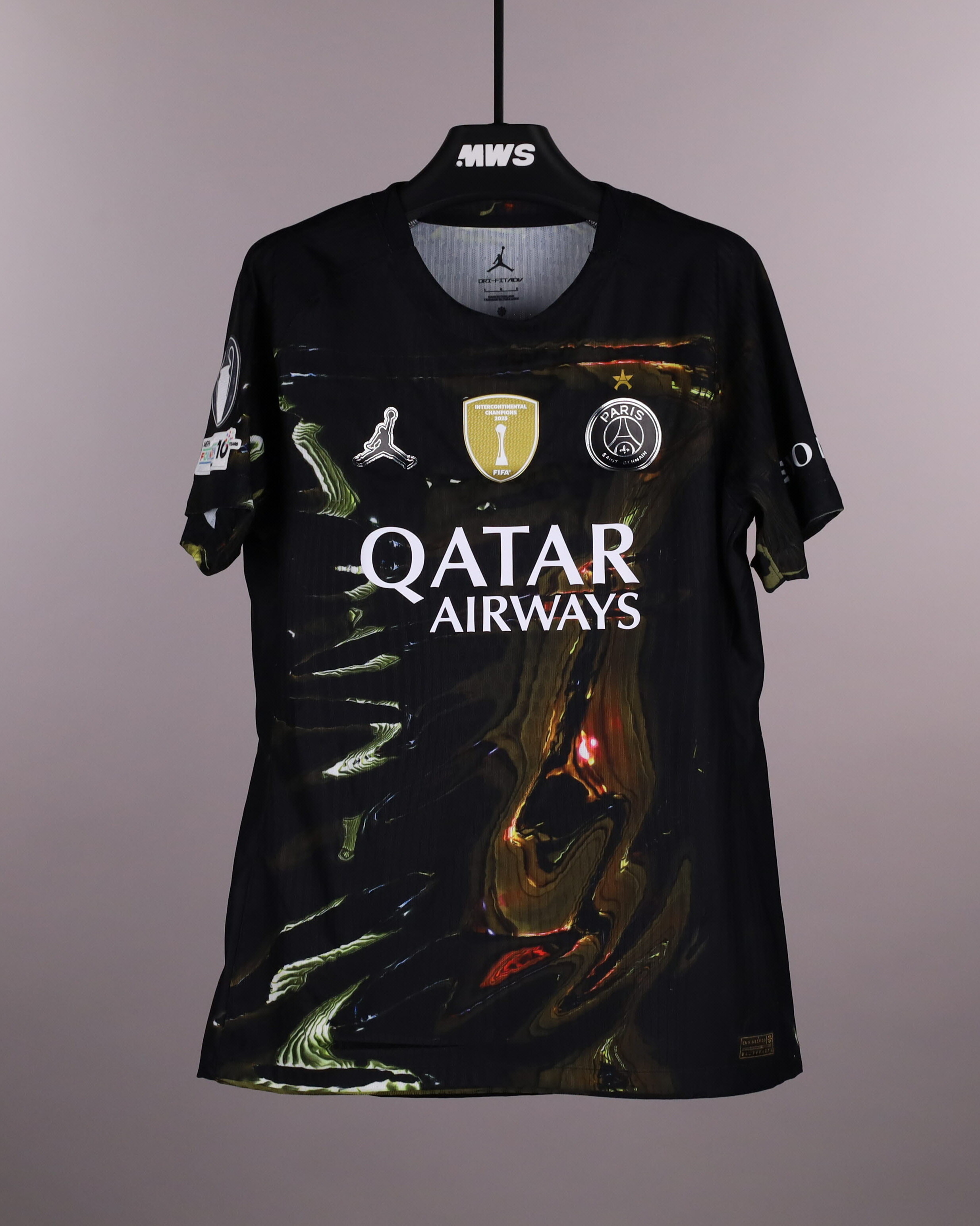Désiré Doué Paris Saint-Germain shirt