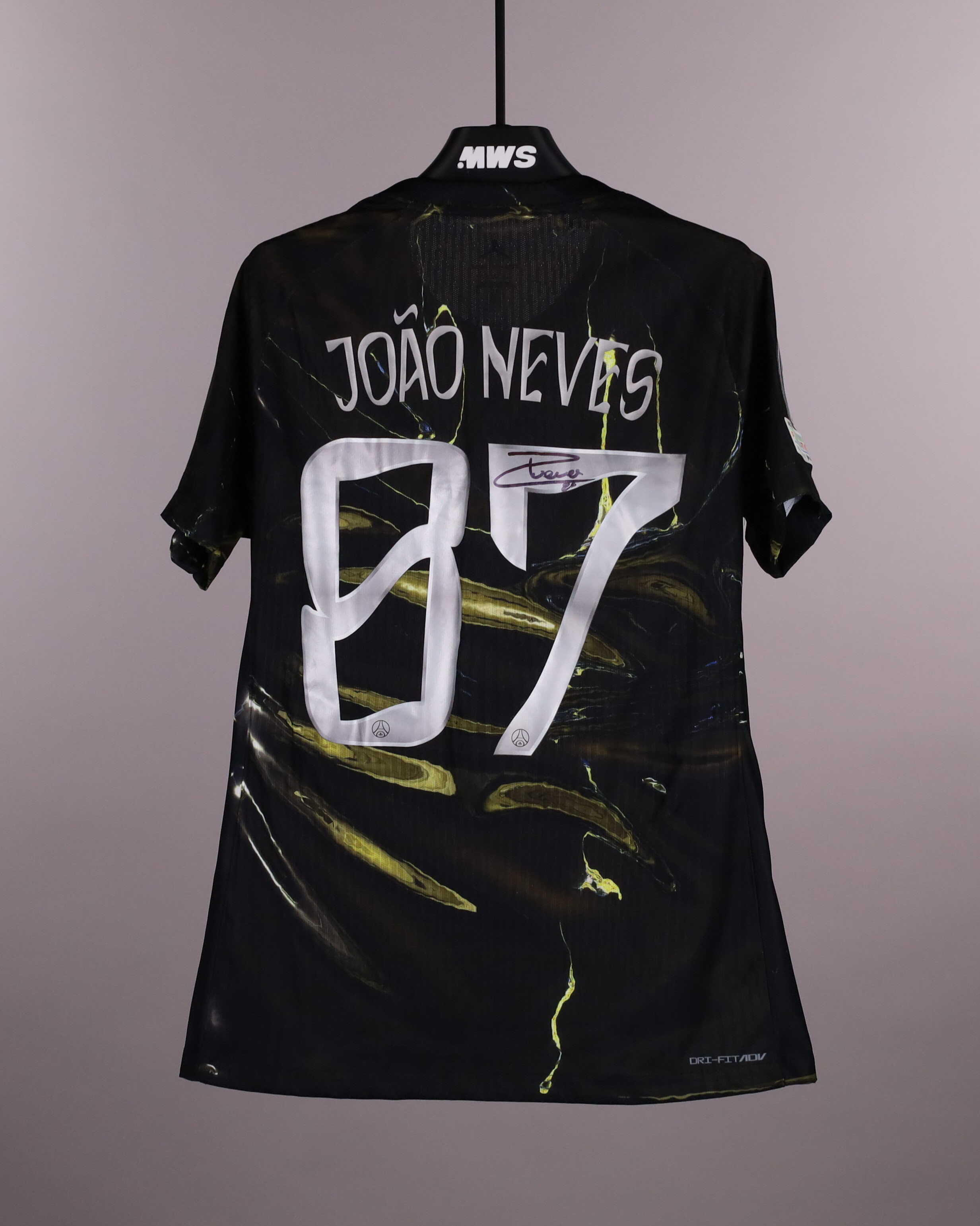 João Neves Paris Saint-Germain shirt