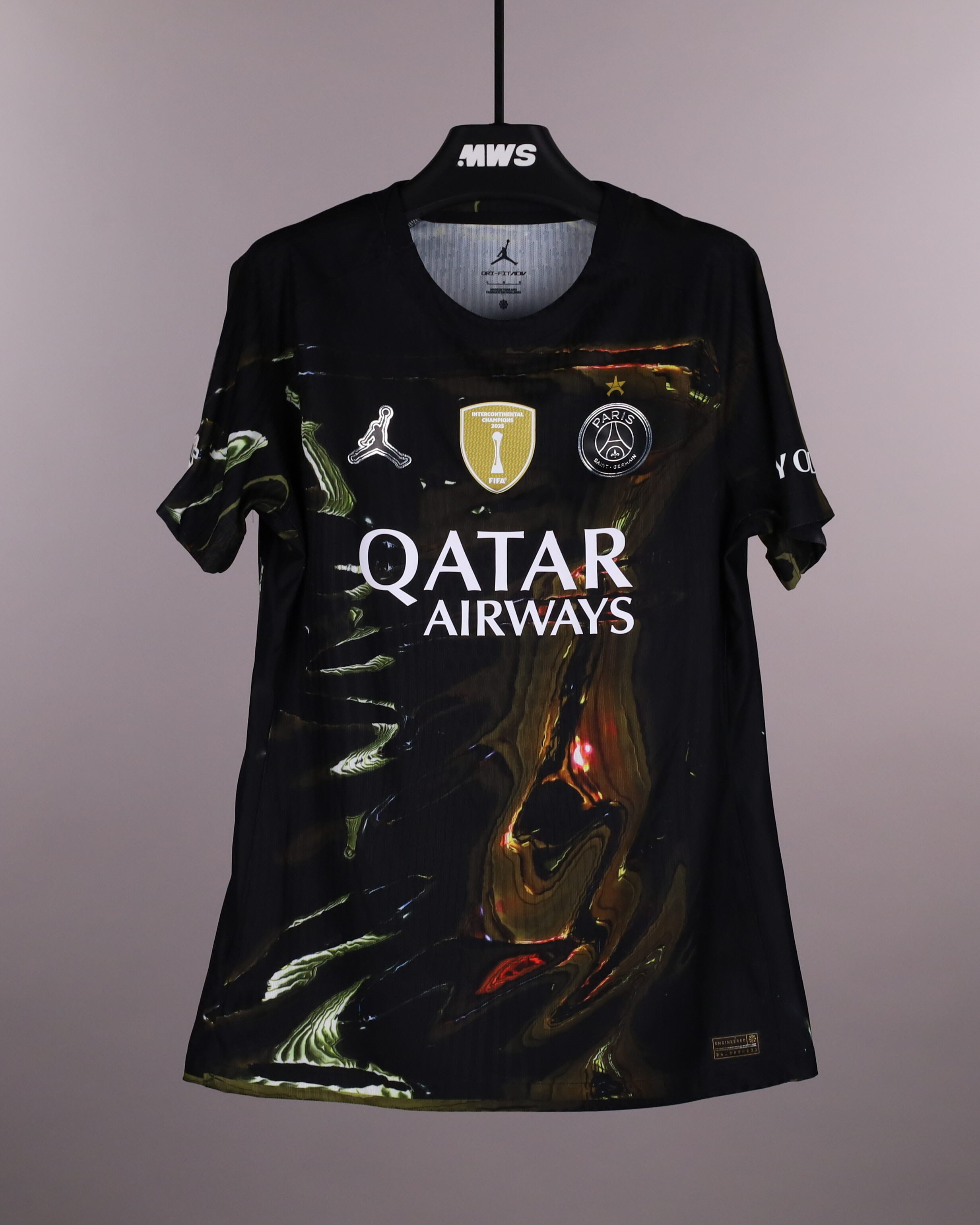 João Neves Paris Saint-Germain shirt