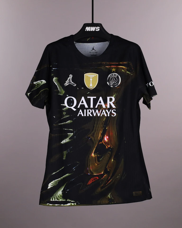 Lucas Hernández Paris Saint-Germain shirt