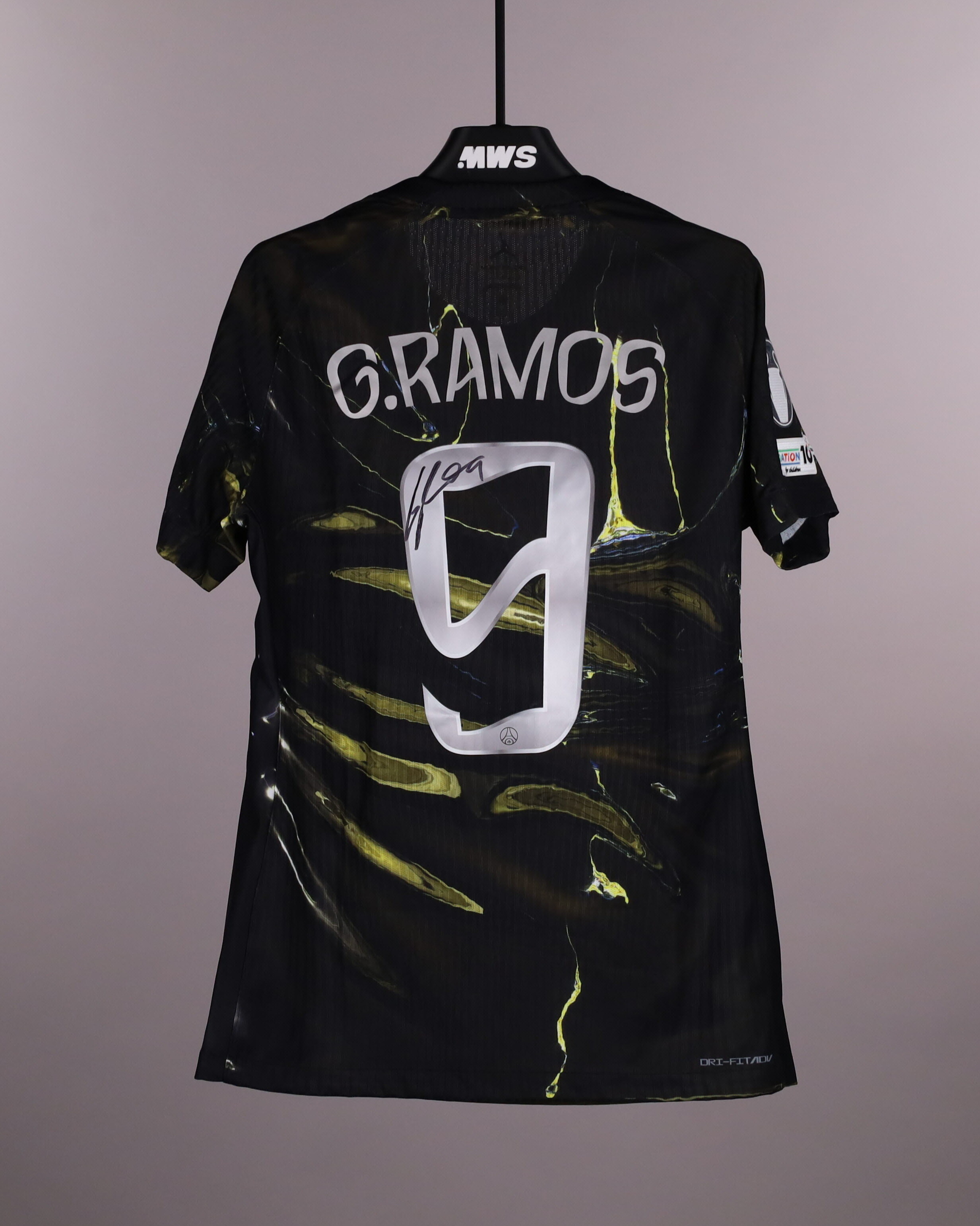 Gonçalo Ramos Paris Saint-Germain shirt