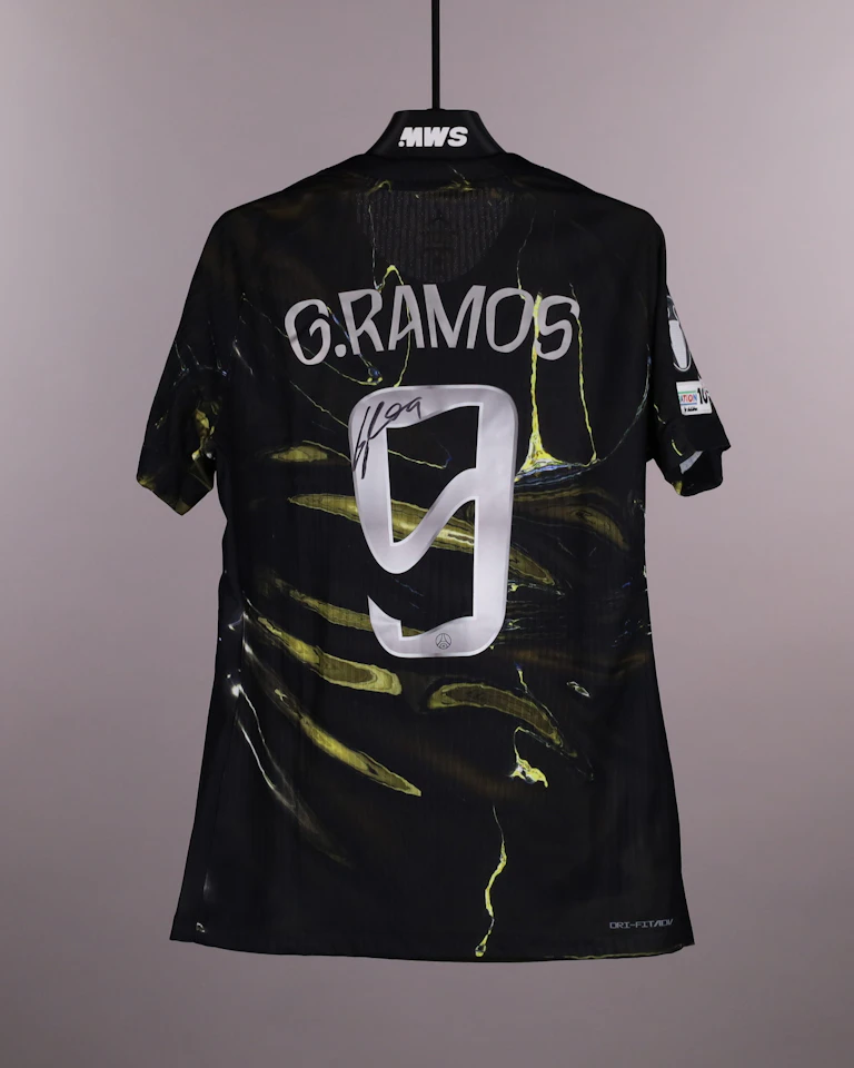 Gonçalo Ramos Paris Saint-Germain shirt