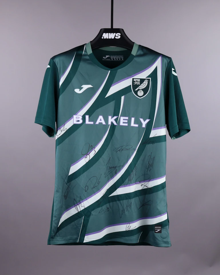 Squad Signed Shirt - 3