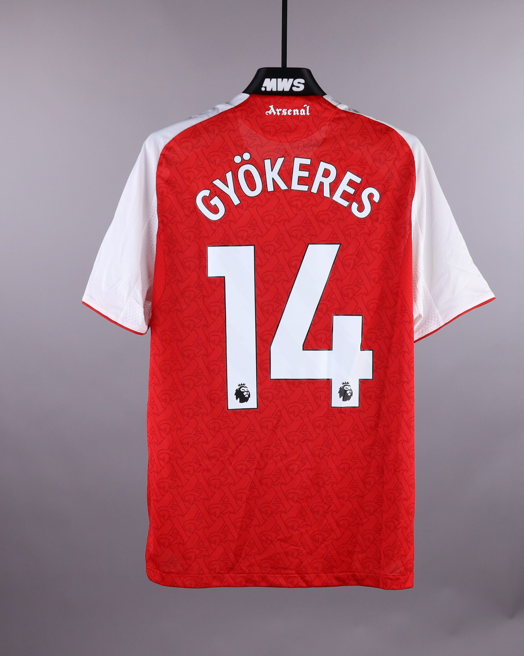 Viktor Gyökeres Arsenal shirt