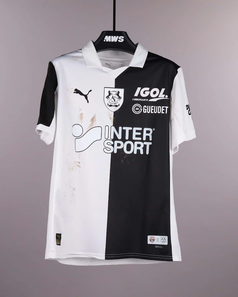 来自Amiens SC的Siaka Bakayoko球衣