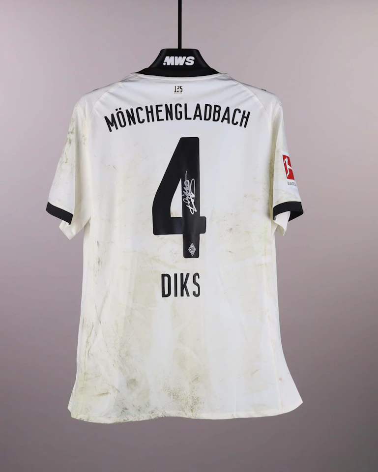 来自Borussia Mönchengladbach的Kevin Diks球衣