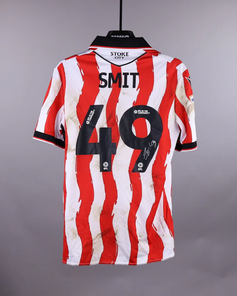 来自Stoke City的Milan Smit球衣