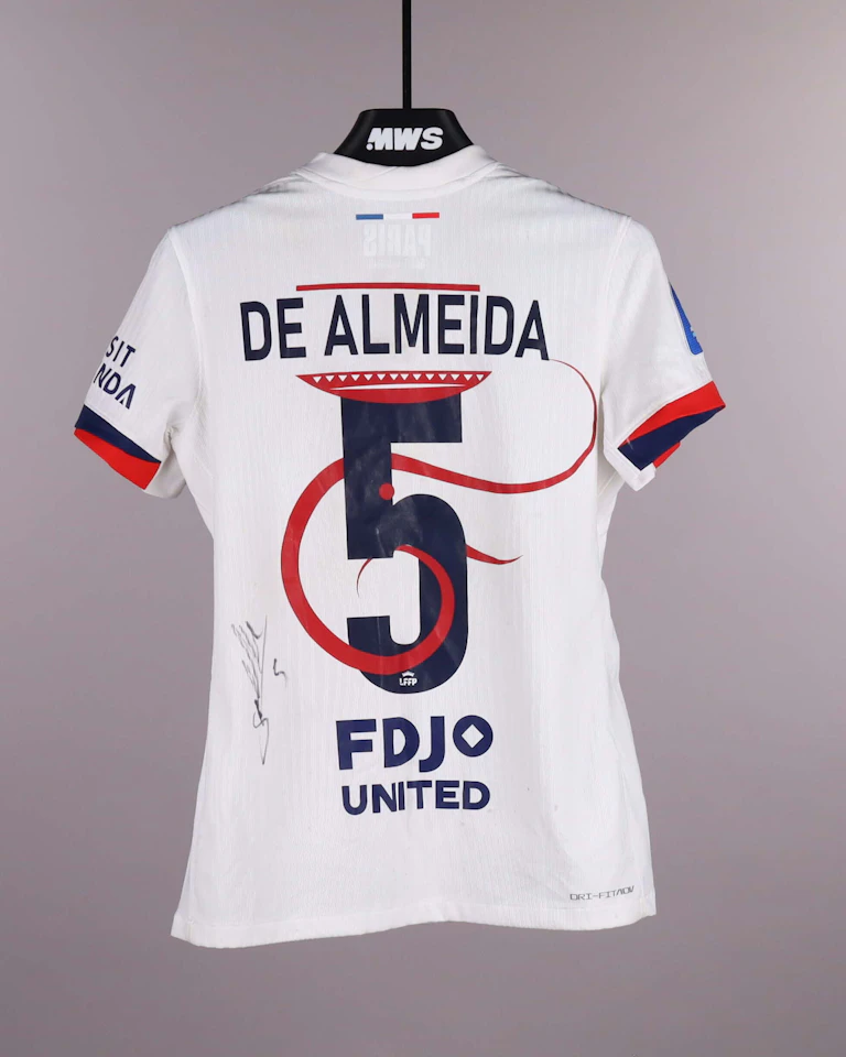 来自Paris Saint-Germain Féminines的Elisa De Almeida球衣