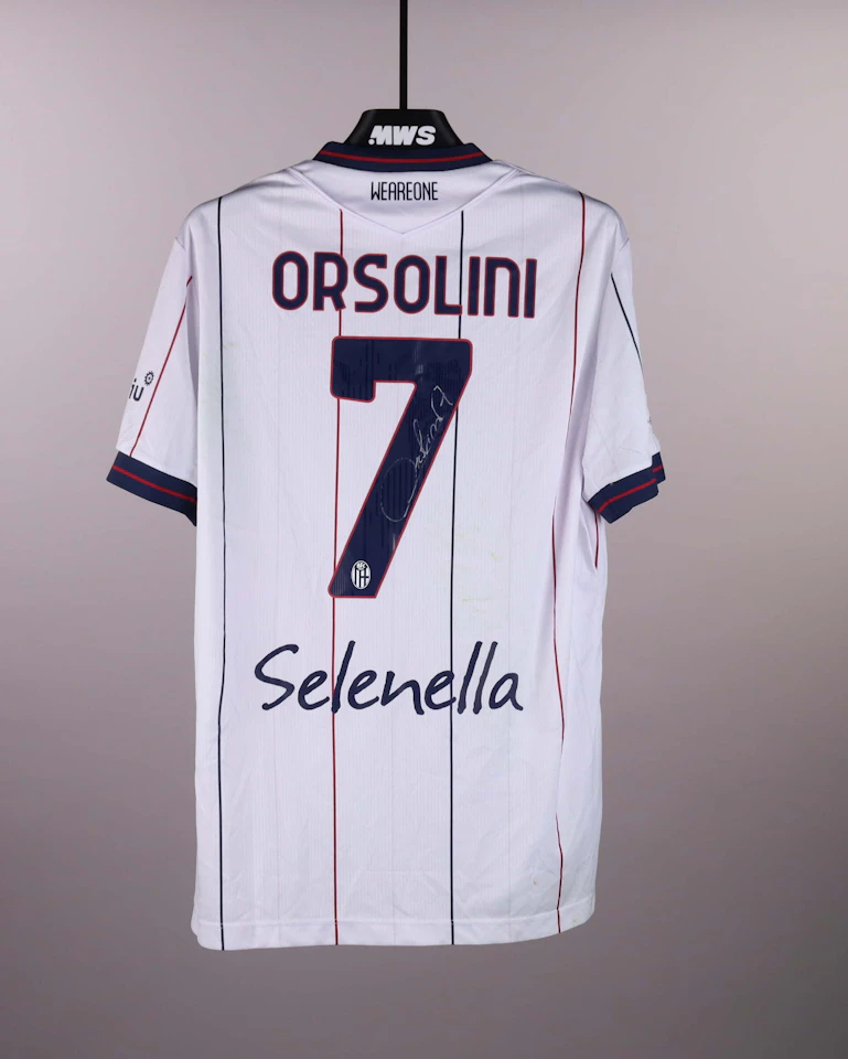 来自Bologna Fc 1909的Riccardo Orsolini球衣