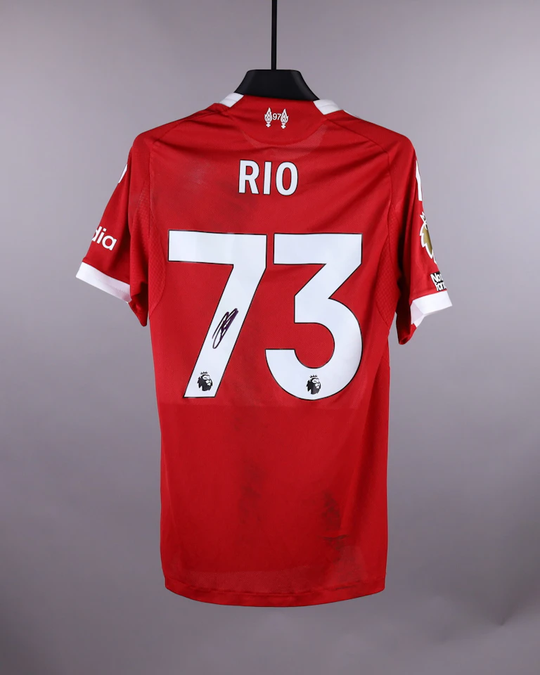 来自Liverpool的Rio Ngumoha球衣
