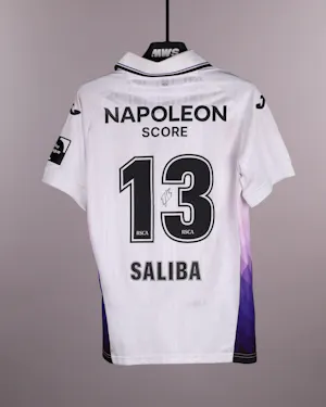 来自RSC Anderlecht的Nathan-Dylan Saliba球衣