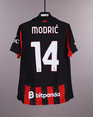 来自AC Milan的Luka Modrić球衣