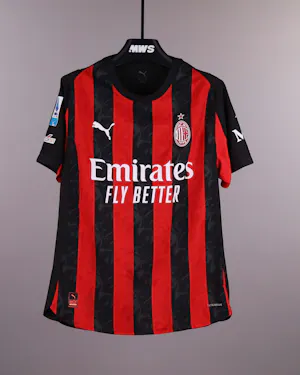 来自AC Milan的Luka Modrić球衣