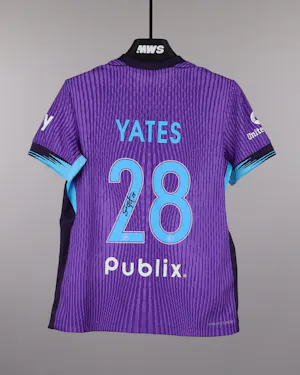 Summer Yates Orlando Pride camisa.