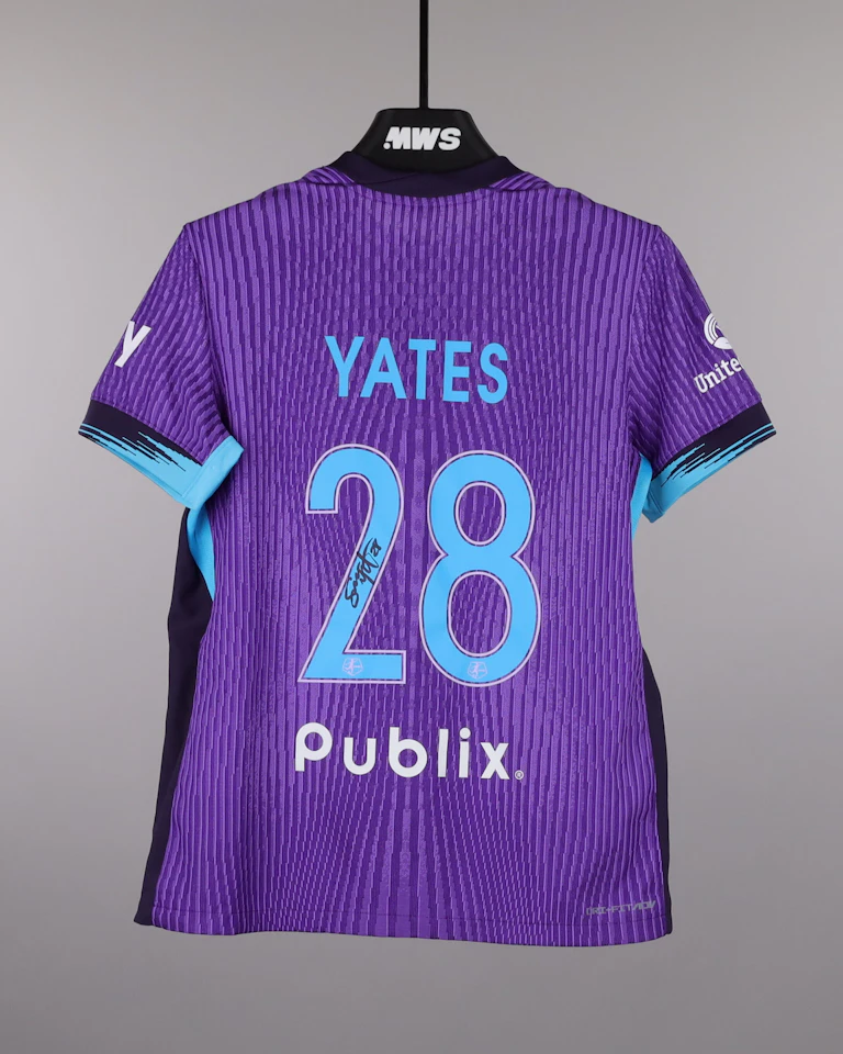 Summer Yates Orlando Pride camisa.